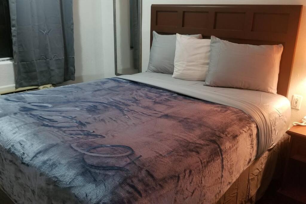 Hotel 2 Queen Beds Hotel Room 128 Booking Stillwater Exterior foto